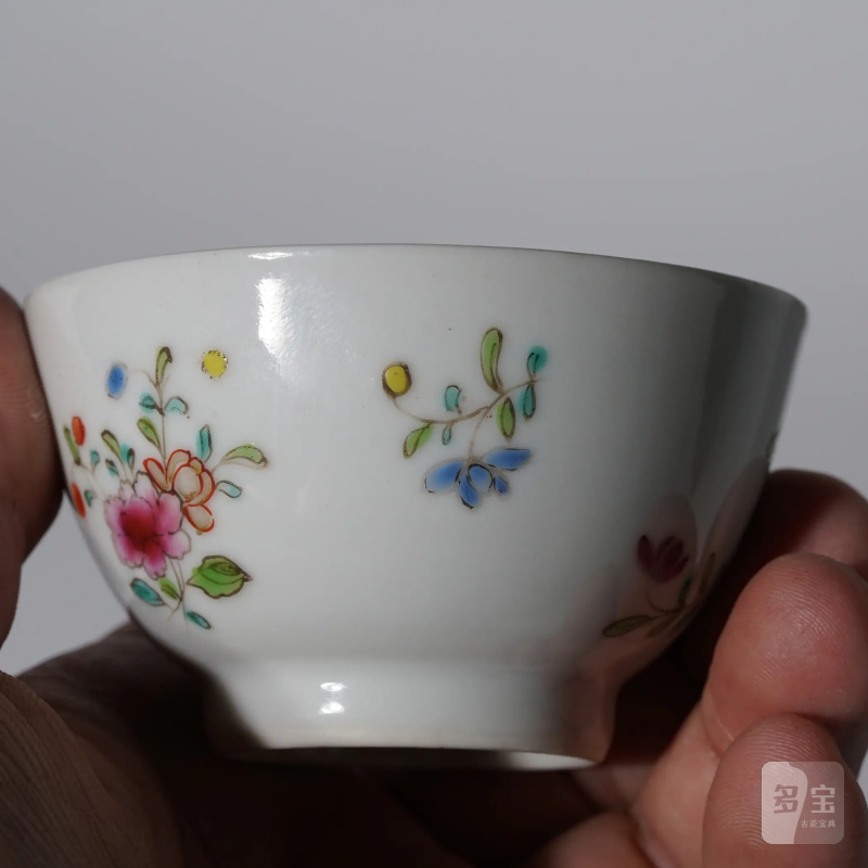清康熙 青花五彩花口杯及广彩花卉杯 - 图4